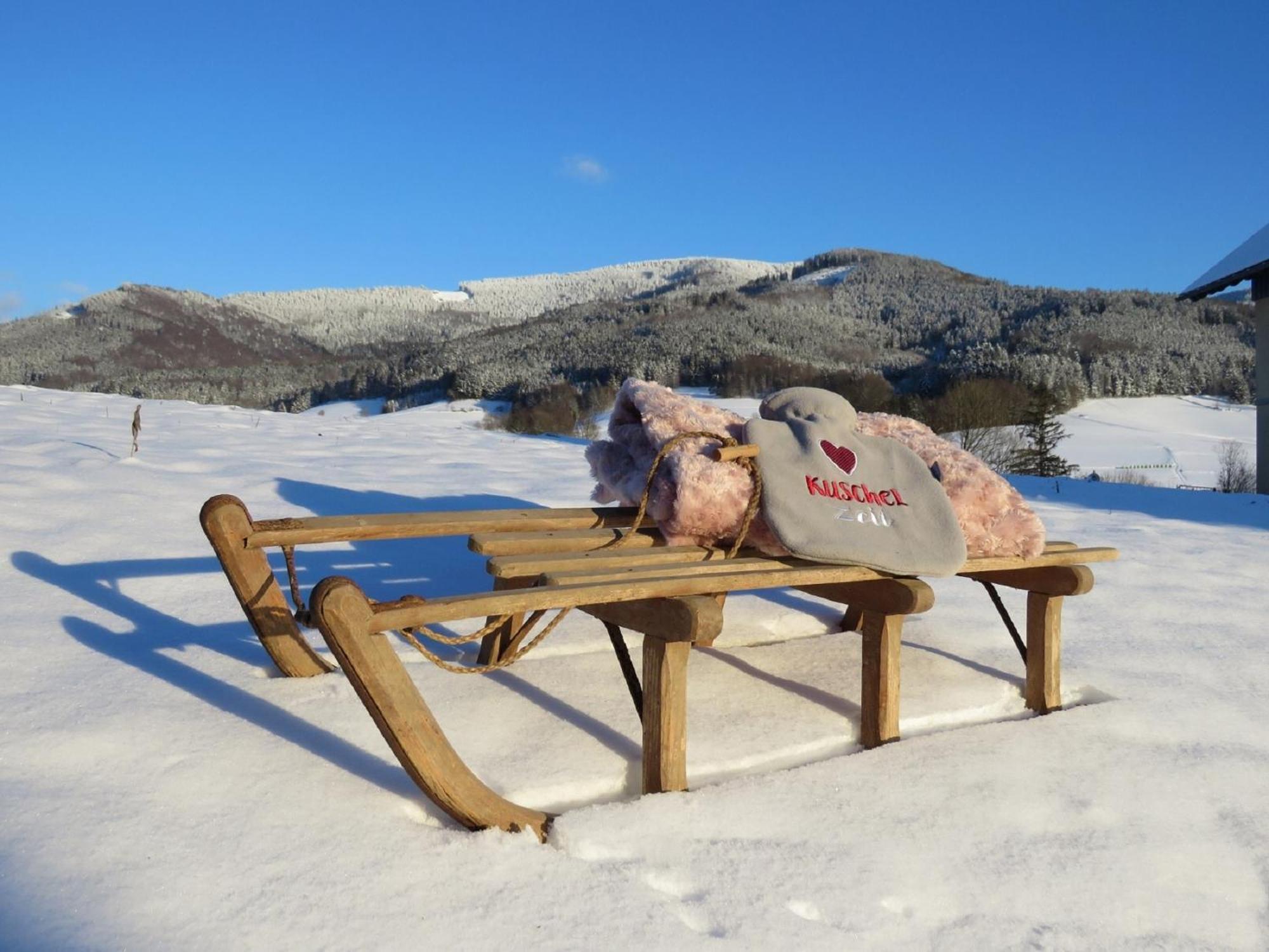 Hernis-Hoefle Elzach Esterno foto